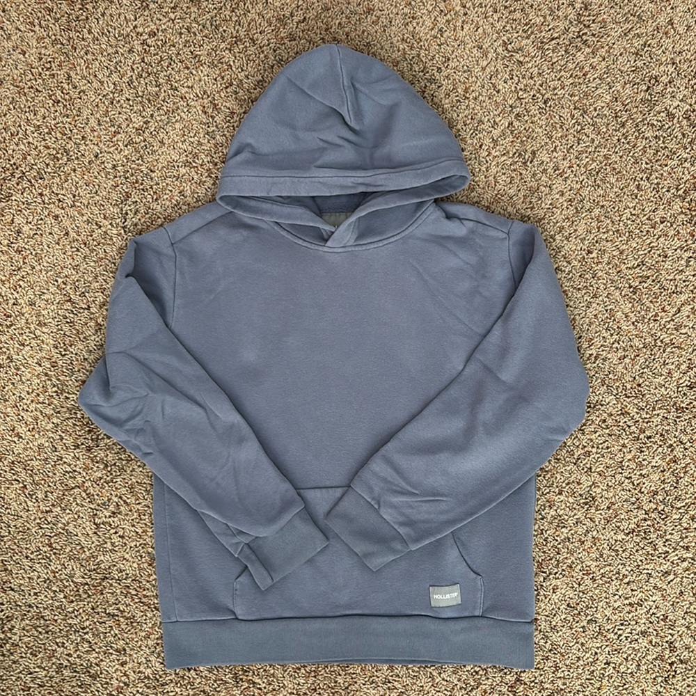 Men’s Hollister sweatshirt